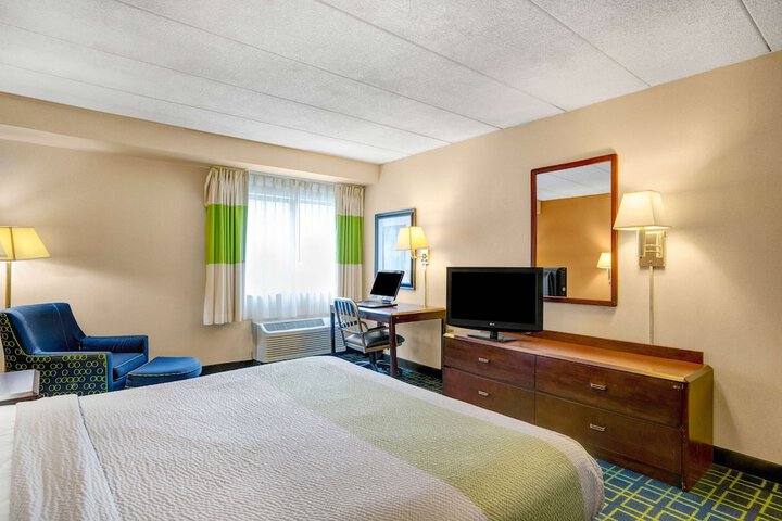 Room 17 of 55