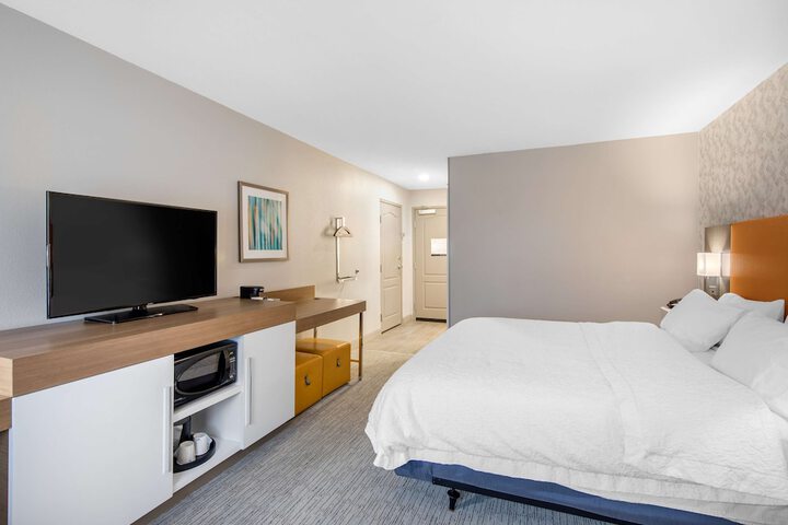 Room 13 of 46
