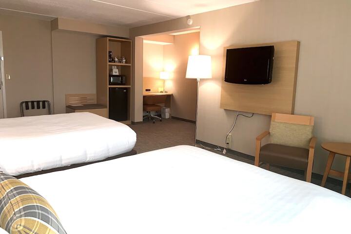 Room 28 of 49