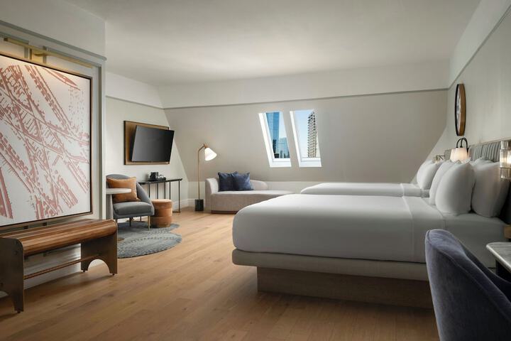 Room 42 of 131