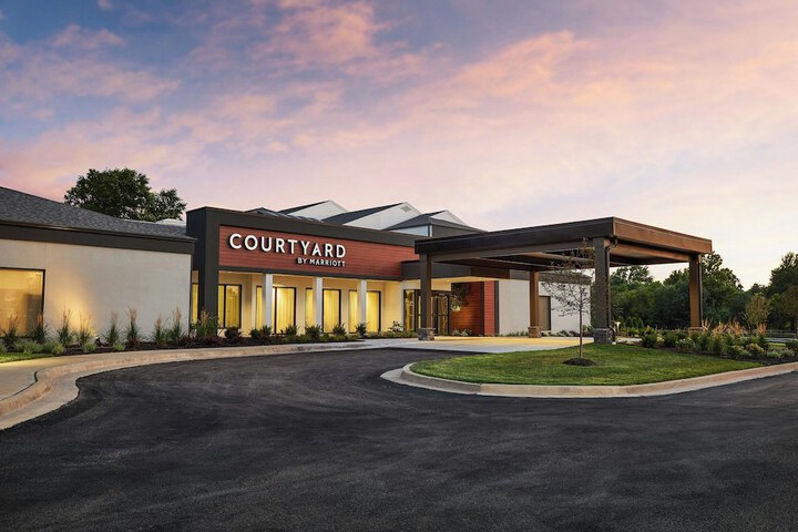 Courtyard by Marriott Kansas City Overland Park / Metcalf