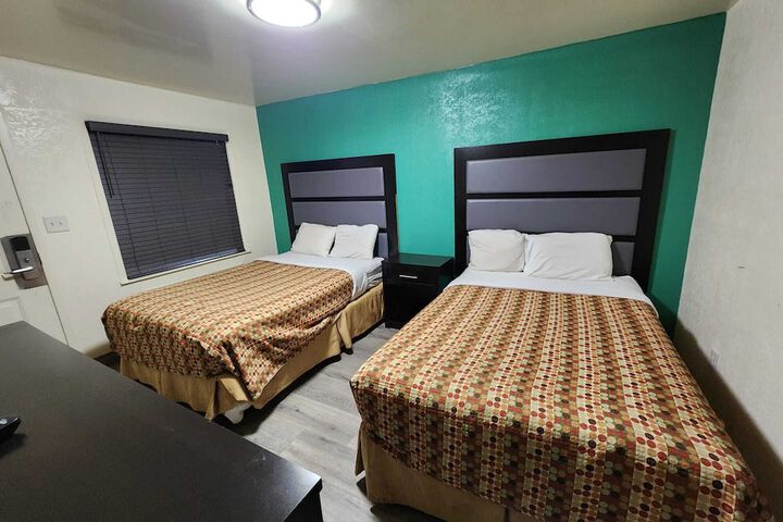 Room 20 of 38