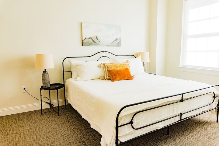 Room 136 of 220