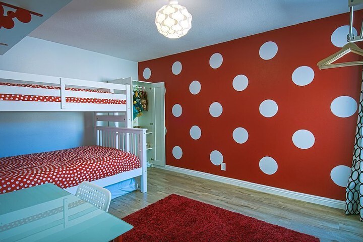 Room 5 of 23