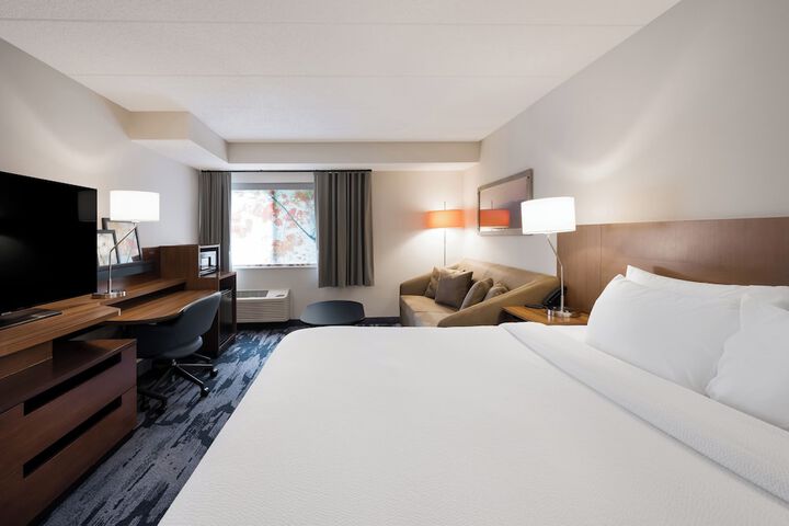 Room 18 of 37