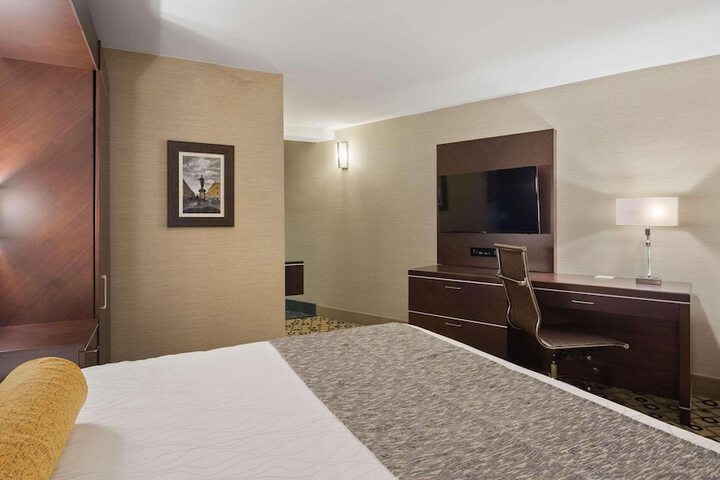 Room 15 of 43