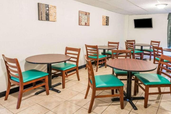Super 8 by Wyndham Columbus