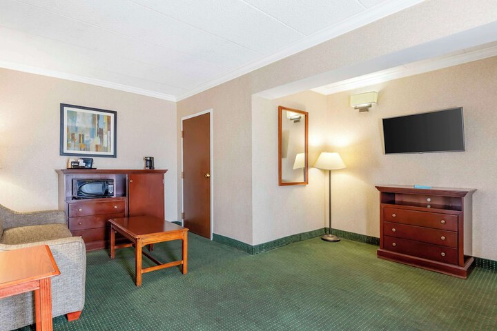 Room 12 of 31