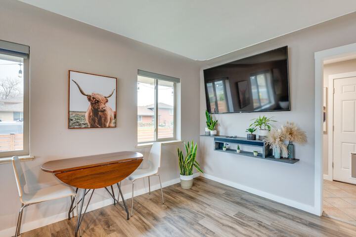 Dog-friendly Arvada Retreat w / Fenced-in Yard!