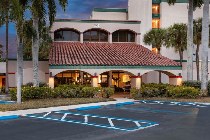 Hotel 5 of 37