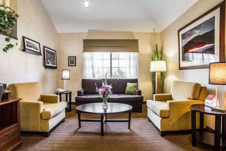 Hotel Interior 4 of 26