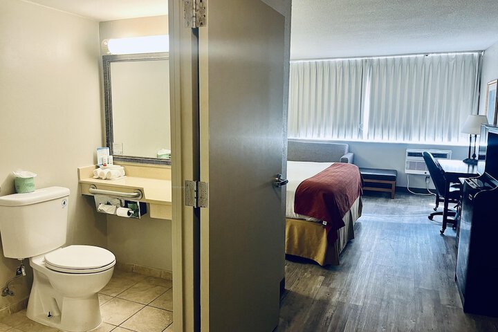 Room 27 of 44