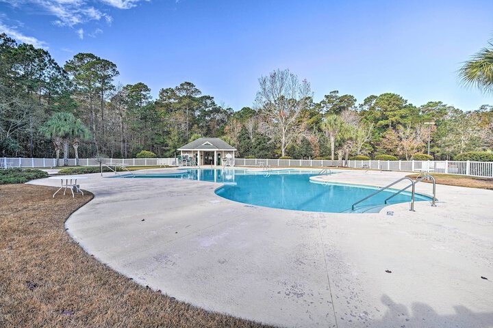 Pawleys Island Vacation Rental on Golf Course!