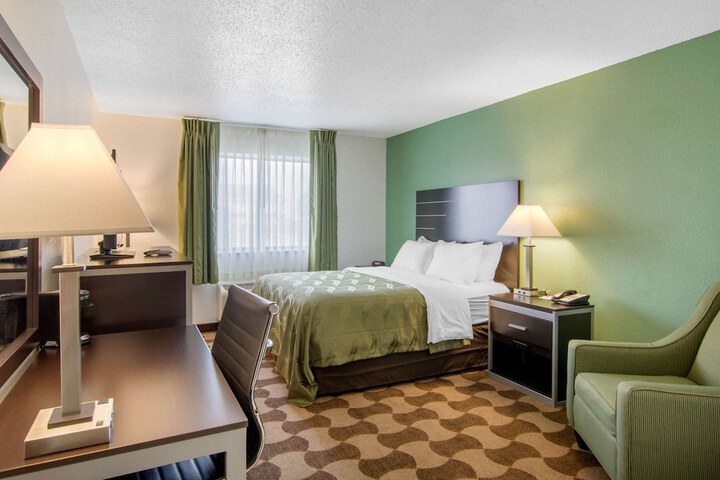 Room 25 of 46
