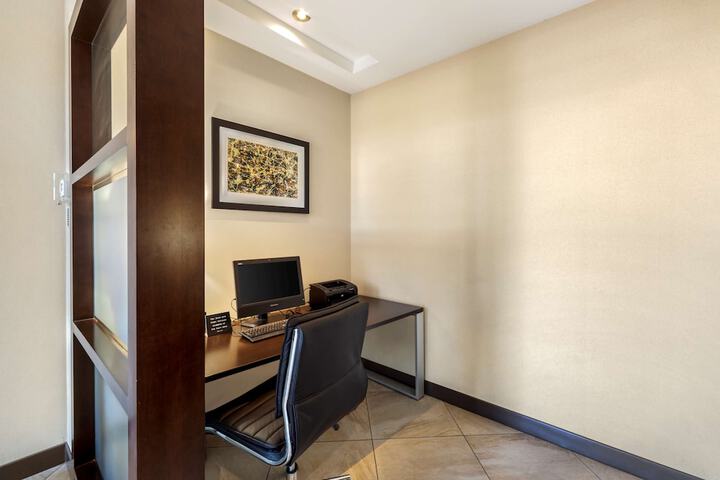 Business Center 41 of 41