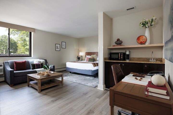 The Andrew Hotel