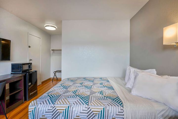 Room 27 of 41