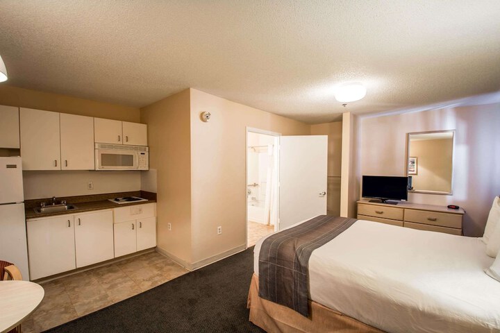 Room 14 of 32
