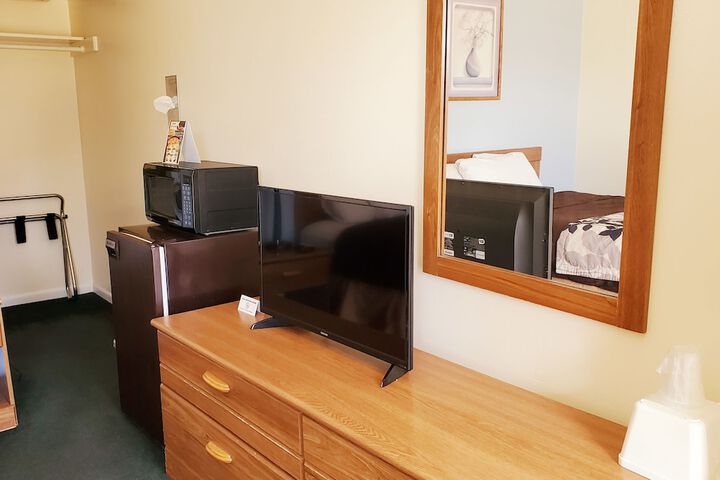 Room 12 of 28