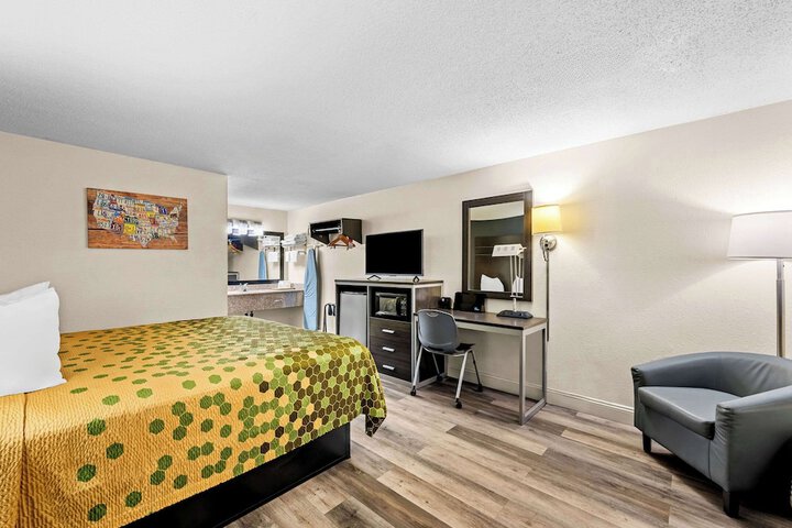 Room 21 of 24