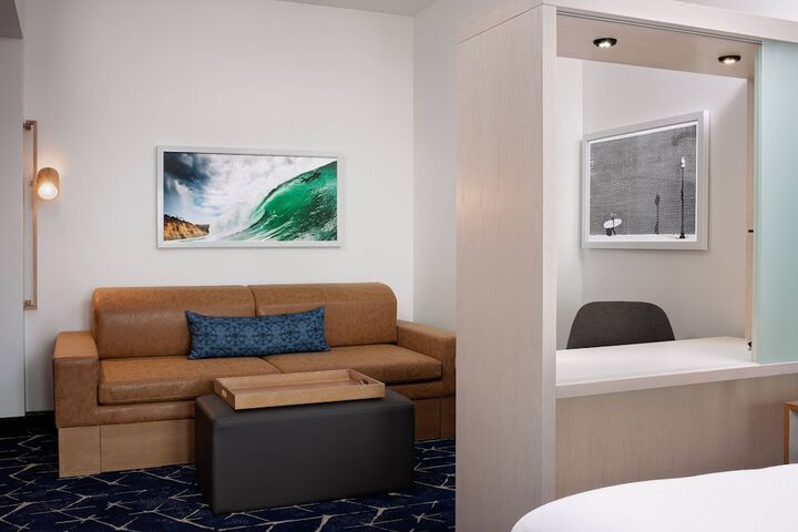 Room 16 of 33