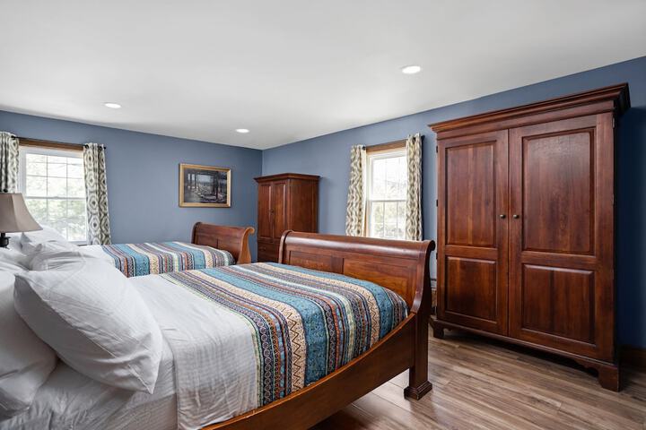 Artists Colony Inn