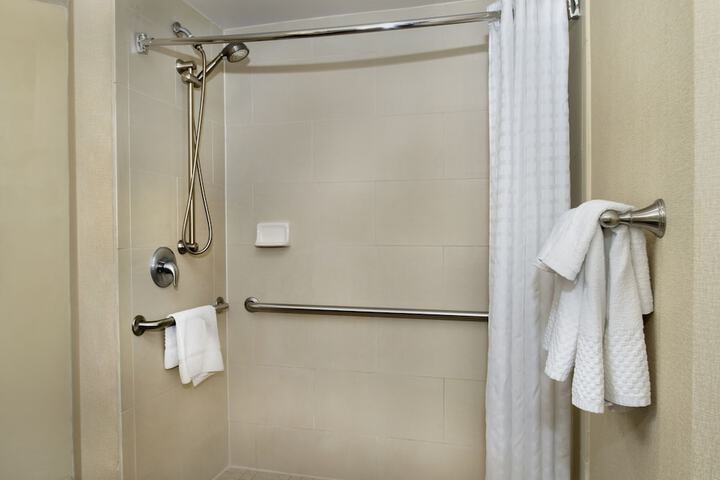 Embassy Suites by Hilton St. Louis Airport