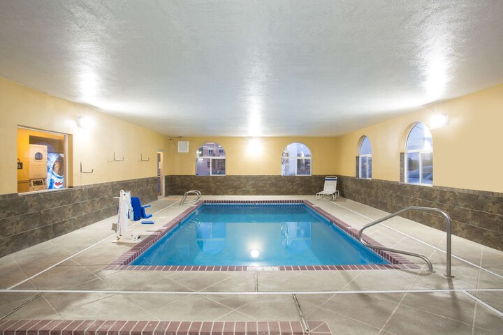 Pool 4 of 41