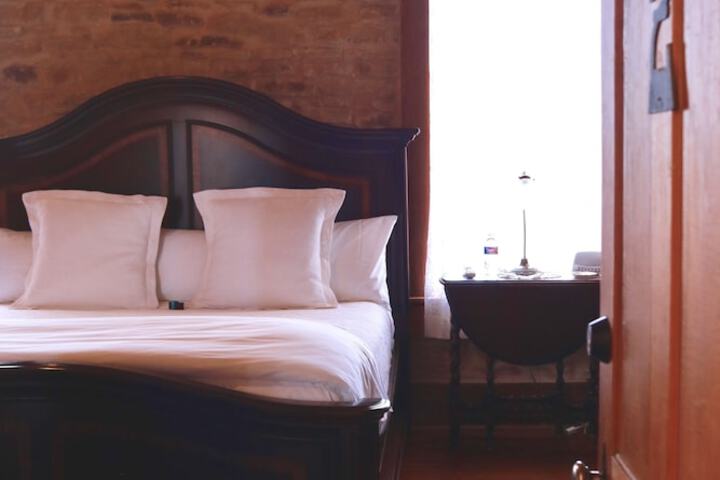 Room 25 of 74