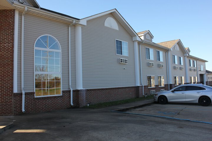 Heritage Inn & Suites