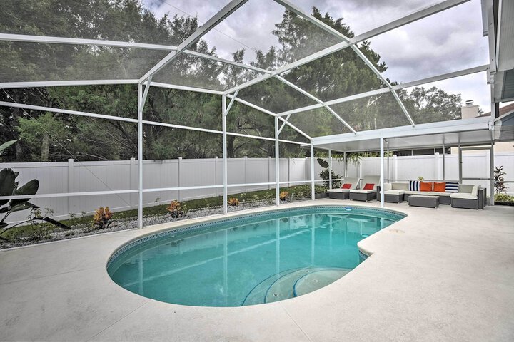 Apopka Single-story Home w / Private Lanai + Pool!