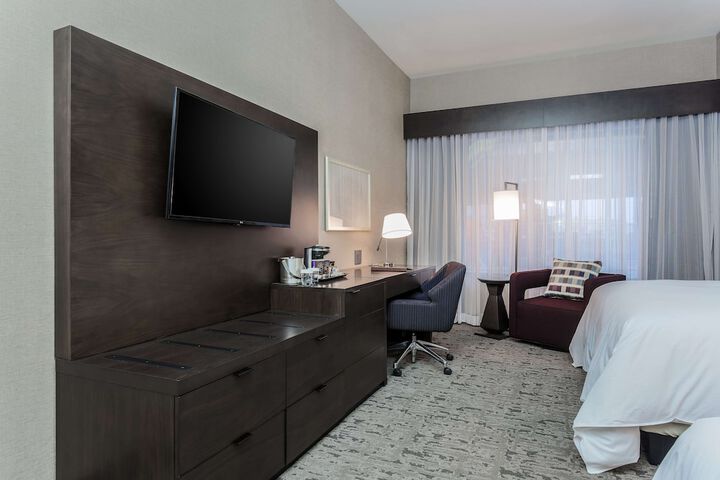 DoubleTree by Hilton Evansville
