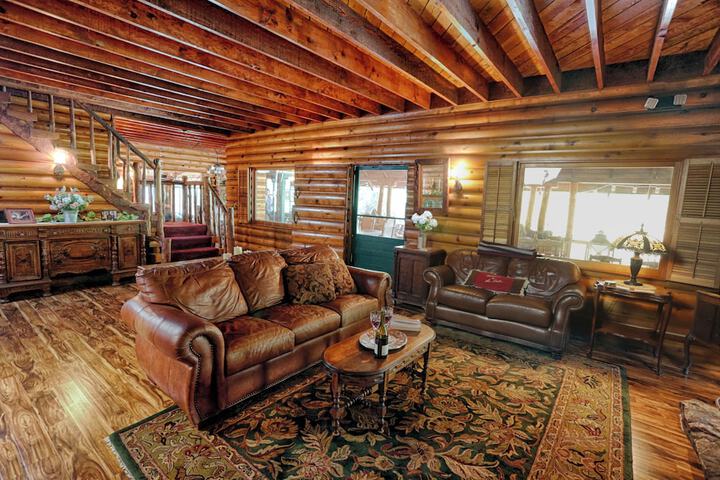 Gold Mountain Manor Bed and Breakfast
