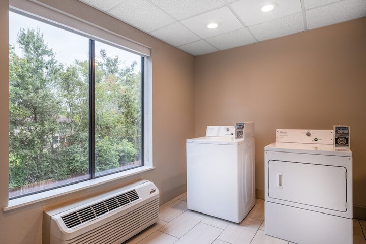 Holiday Inn Express Hotel & Suites BEAUMONT NW by IHG