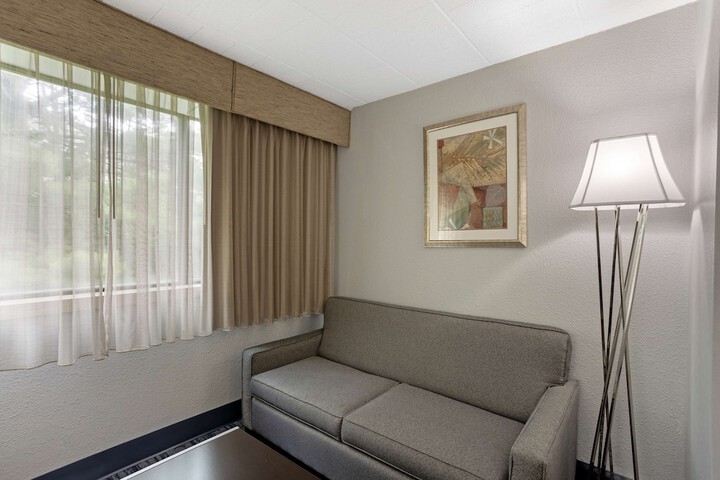 Room 42 of 86