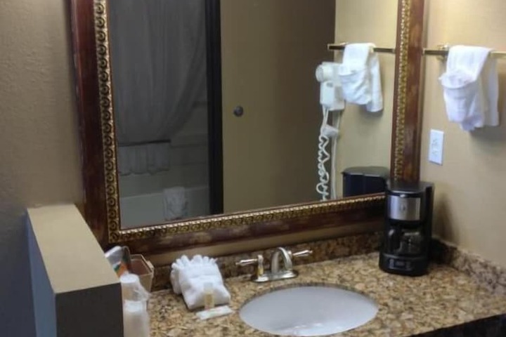 Room 12 of 40