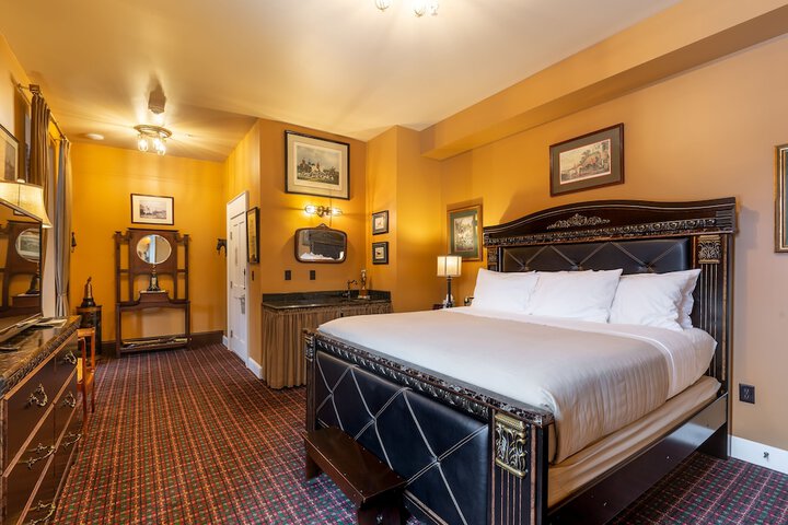 Room 100 of 148