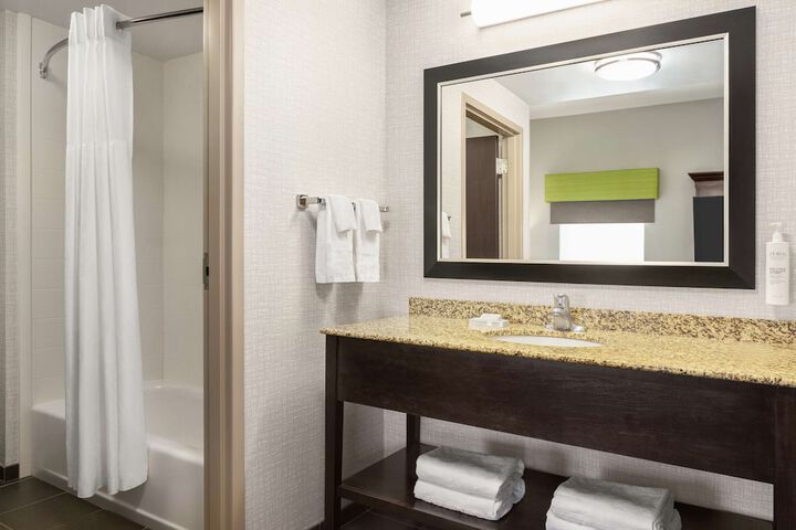 Hampton Inn & Suites York South