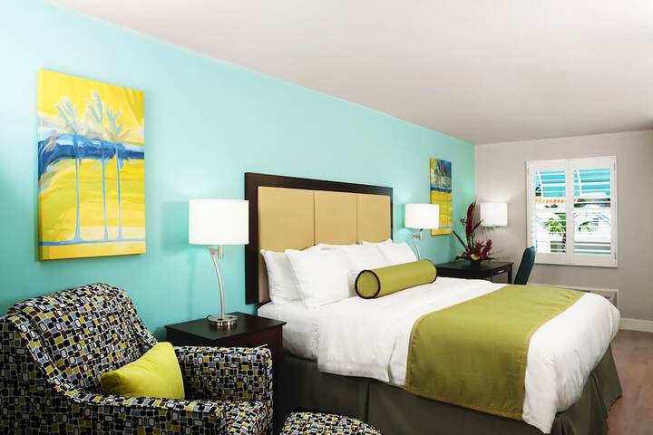 Room 12 of 27