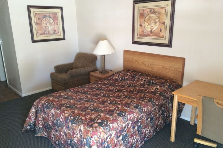 Room 9 of 11