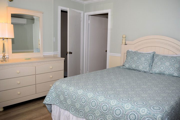 Room 156 of 309