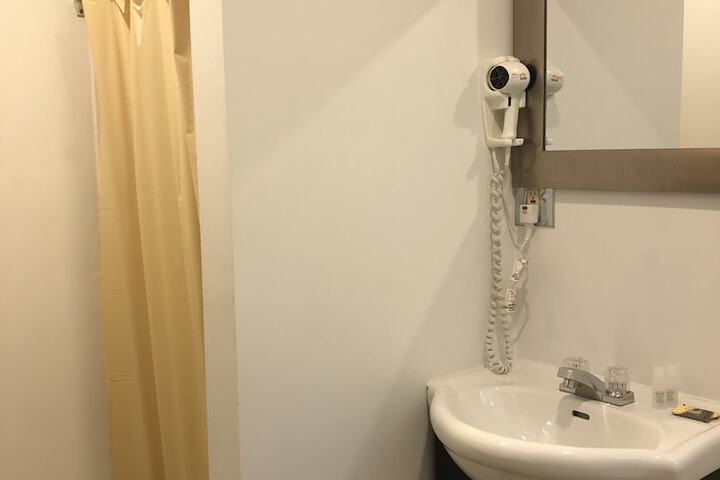 Room 21 of 65