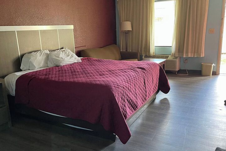 Room 20 of 38