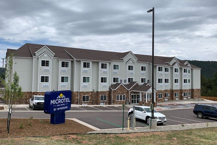 Microtel Inn & Suites by Wyndham Woodland Park