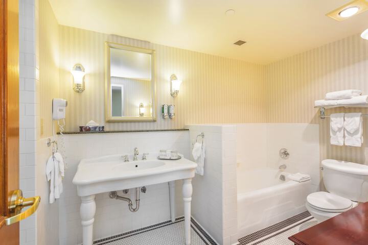 The Marcus Whitman Hotel