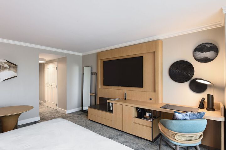 Room 66 of 128