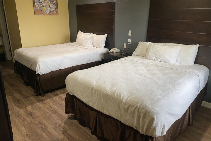 Woodridge Inn and Suites