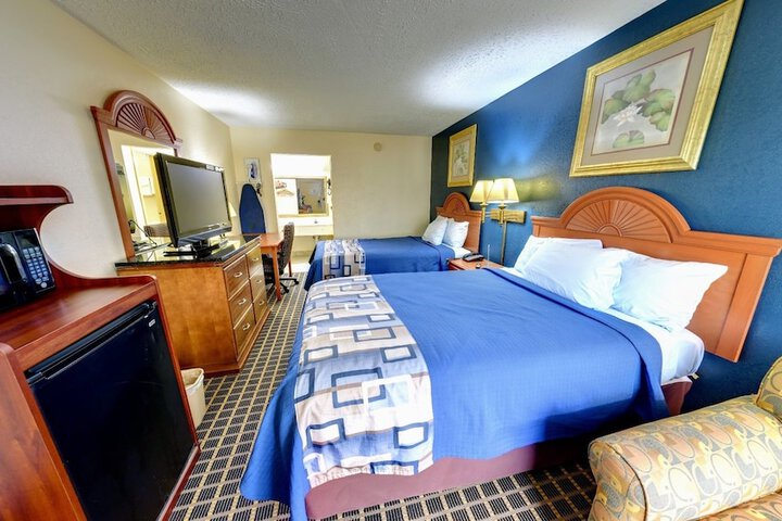 Room 8 of 20