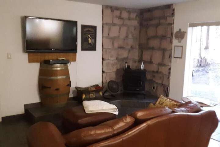 Room 6 of 11