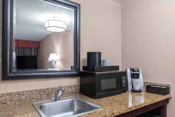 Room 15 of 32